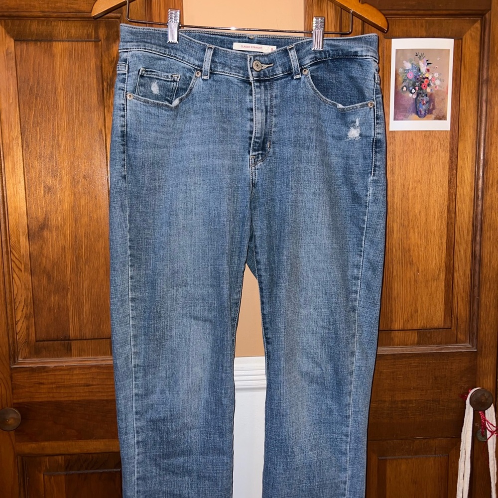 Levi Blue Straight Leg Jeans with Classic Wash